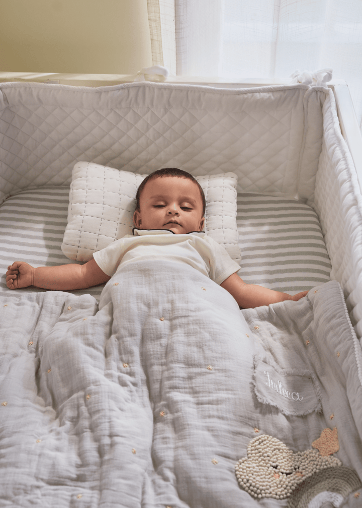 مجموعة مفروشات سرير الأطفال الكاملة من ستاري نايت بيبي مع ممتص للصدمات